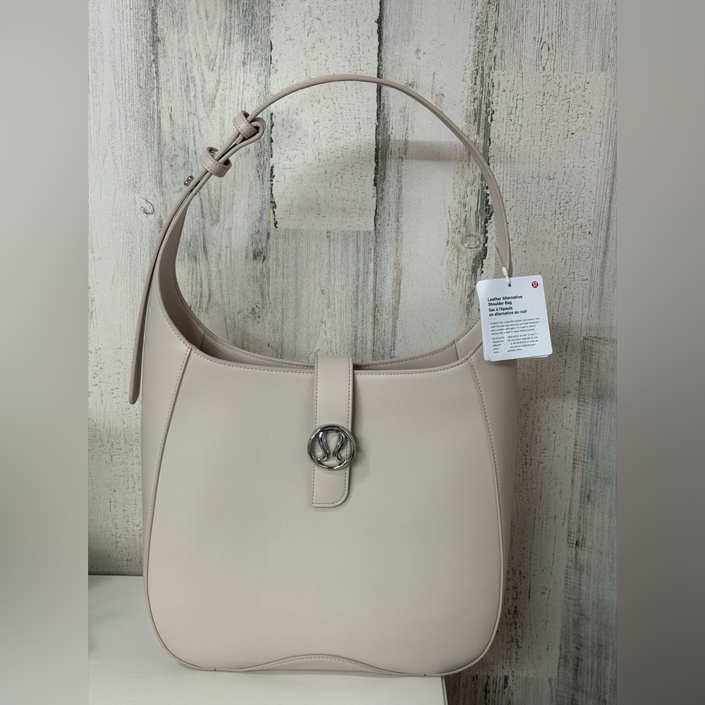 Lululemon Leather‎ Alternative Shoulder Bag 8L